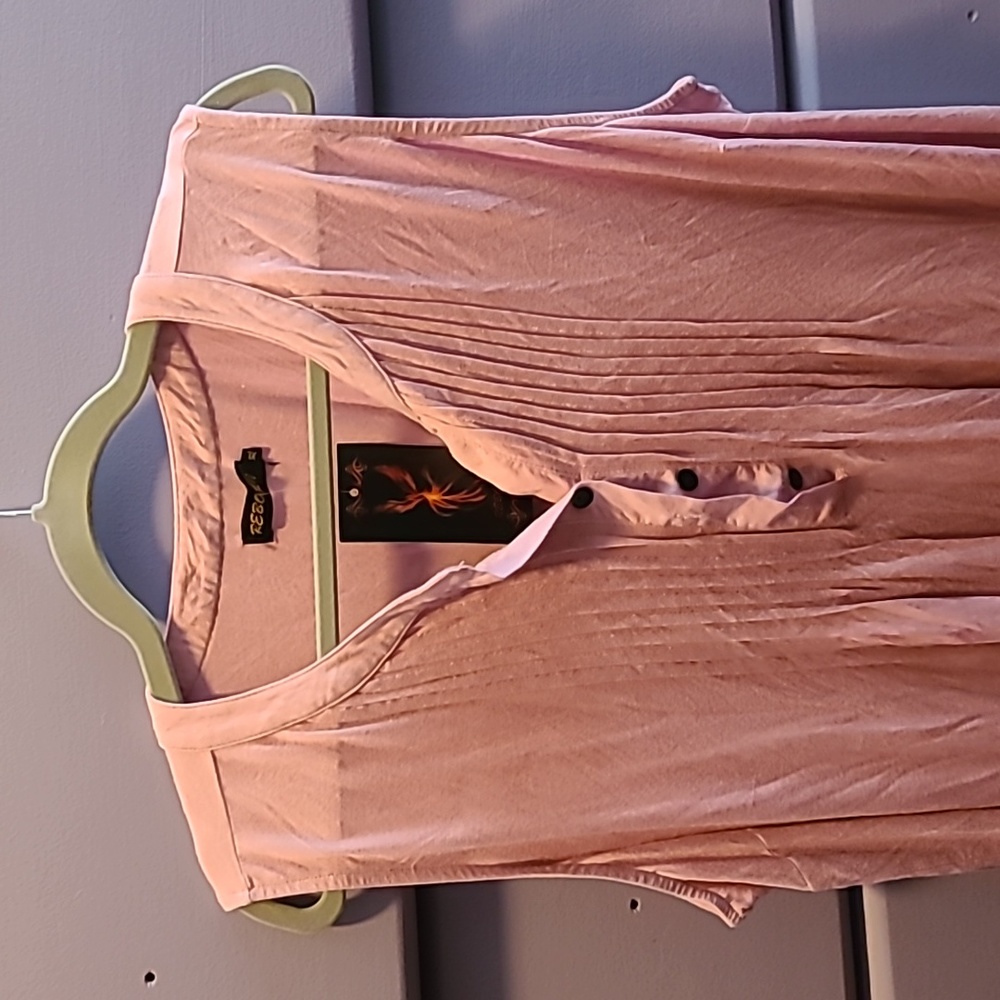 Women's flowy tank